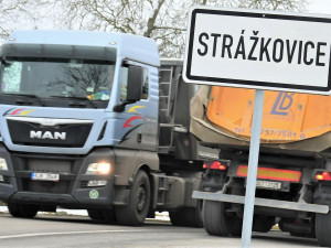 Kraj kvůli úhradě poplatku na vynětí pozemků navýšil finance na stavbu obchvatu Strážkovic