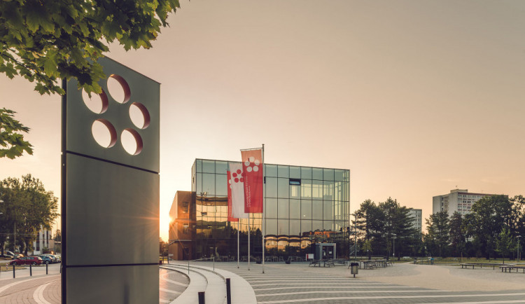 Soutěže Jihočeské univerzity vyhrál projekt na ovládání zesilovačů