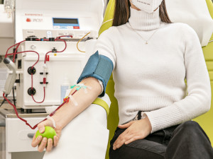 Na Pražské třídě otevírá nové odběrové centrum Cara Plasma. Přináší profesionální zdravotní péči a odměny pro pravidelné dárce