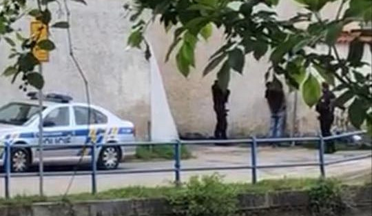 Zdrogovaný zloděj kradl na benzině. O pár hodin později se vloupal do kavárny v centru