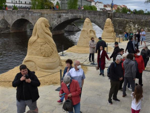 V Písku se opět otevřela galerie pod širým nebem. Umělci vytvořili pět soch
