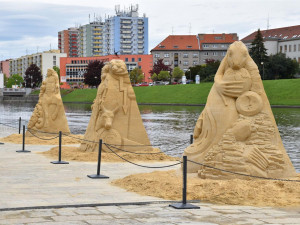 V Písku se opět otevřela galerie pod širým nebem. Umělci vytvořili pět soch