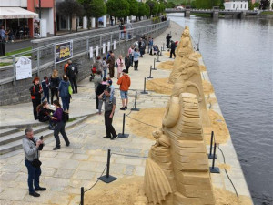 V Písku se opět otevřela galerie pod širým nebem. Umělci vytvořili pět soch