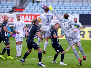 Naposledy v první lize včera nastoupil za fotbalisty Českých Budějovic brankář Jaroslav Drobný.