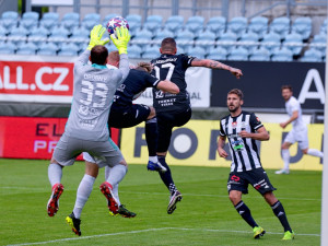Naposledy v první lize včera nastoupil za fotbalisty Českých Budějovic brankář Jaroslav Drobný.