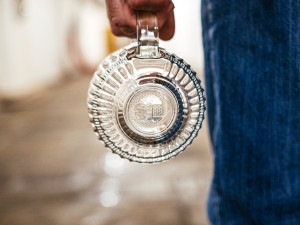 Nové sklo vytvořil pro Budvar přední český umělec. Inspirací mu bylo dílo Josefa Lady