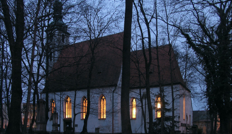 Při Noci kostelů viděli lidé hroby prvních budějovických biskupů