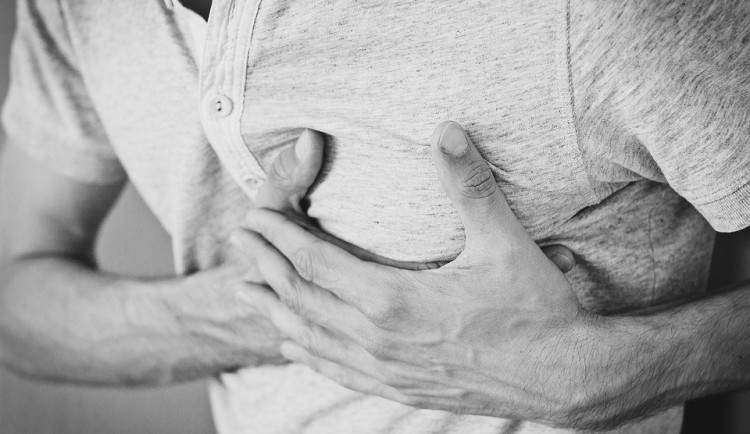 Covid zastínil infarkty, lékaři přišli o pětinu pacientů
