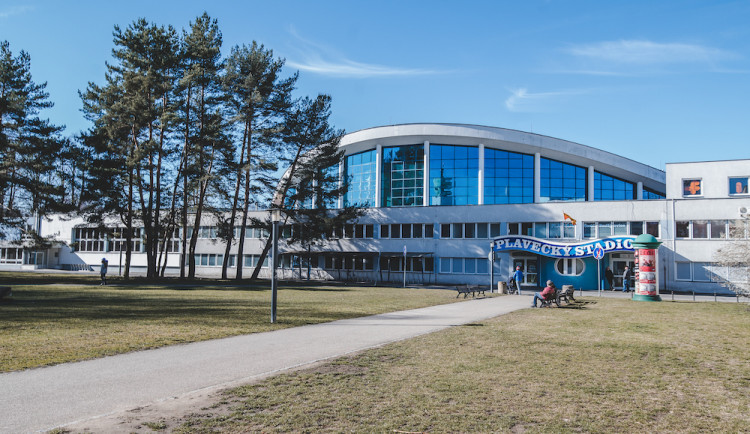 Rekonstrukce střechy českobudějovického bazénu bude stát desítky milionů korun