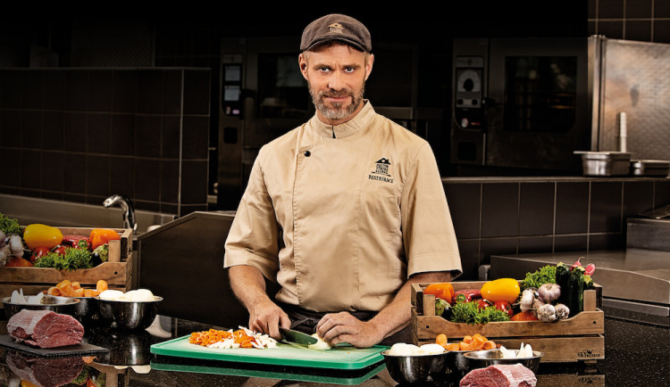 Restaurace a Café Globus: Čtvrté jídlo zdarma a výhodná kávová menu