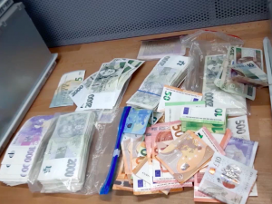 Policie zadržela skupinu dealerů. Výrobou a prodejem pervitinu si přišli na 60 milionů