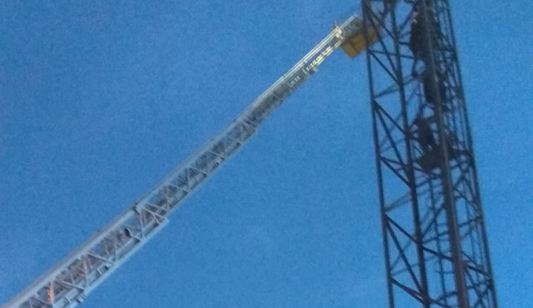 Sebevrah chtěl ukončit život skokem ze stožáru u budějckého nádraží, pokus mu rozmluvil vyjednavač.