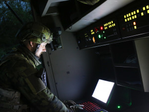 Noční výcvik – obsluha radaru ReVISOR