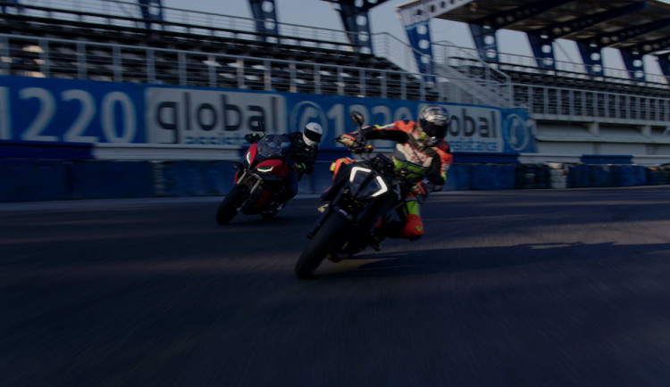 Motocyklisté trénují bezpečnou jízdu na polygonech v České republice