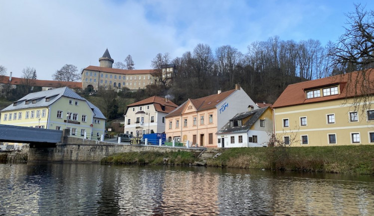 V Rožmberku nad Vltavou se někdejší kupecký dům změnil ve vodáckou základnu
