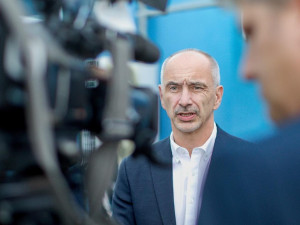 Hejtman Martin Kuba chce, aby se o nošení roušek ve školách rozhodovalo po okresech