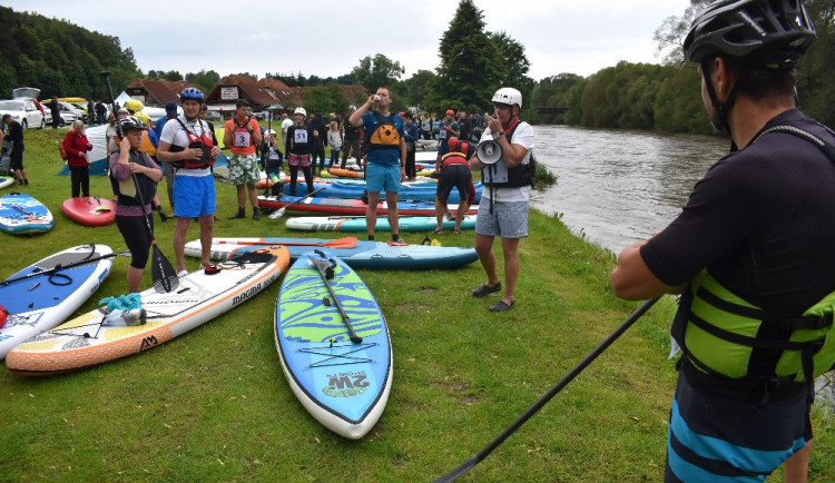 Boršov sportuje: Zlatka – Boršov závod na paddleboardech a Boršovský masakr střelba ze vzduchovek. To vše 19. června v obci na Vltavě