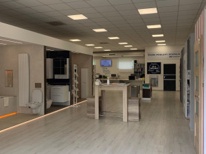 Jak vypadá ideální koupelna? Zjistíte na nové pobočce koupelnových center DPK Woodcote