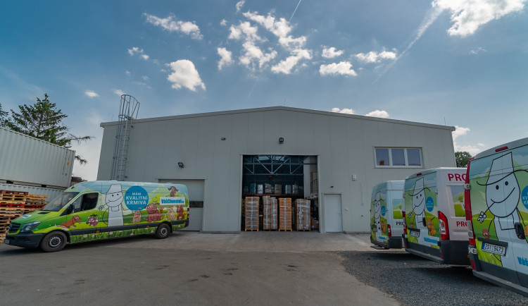 Zákazníci si koupili najednou i 20 pytlů granulí v jedné objednávce, říká spoluzakladatel eshopu VášChovatel.cz Tomáš Vaněk