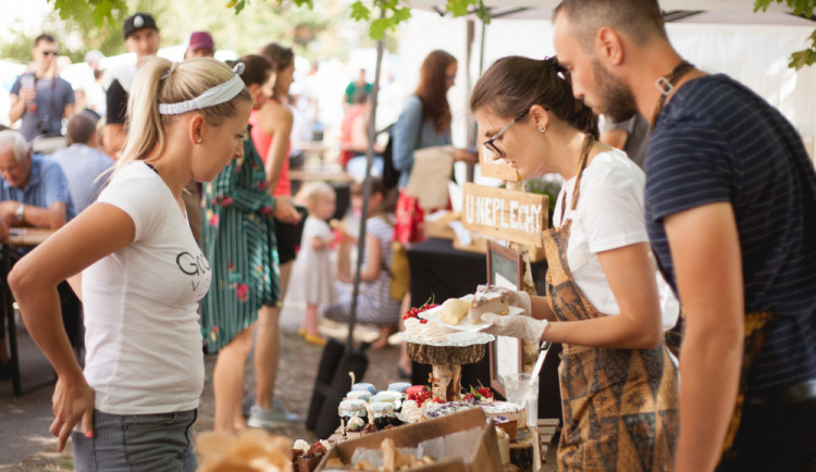 VÍKEND PODLE DRBNY: Bratři Ebenové, historické tramvaje a Tatrhy
