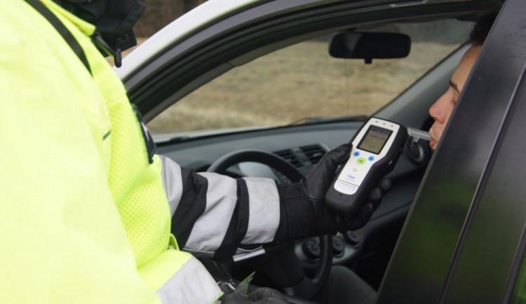 Před devátou hodinou ráno nadýchal řidič přes tři a půl promile