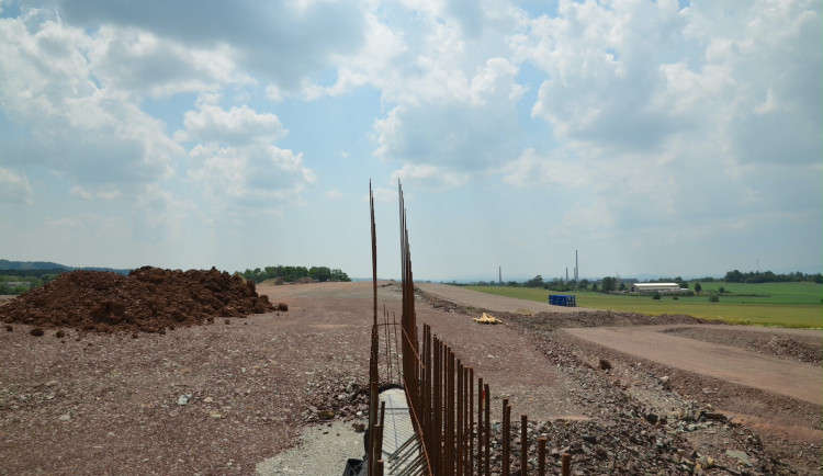 Od otevření prvního úseku dálnice D3 uplynulo 30 let. Stavba české části není ani v půlce