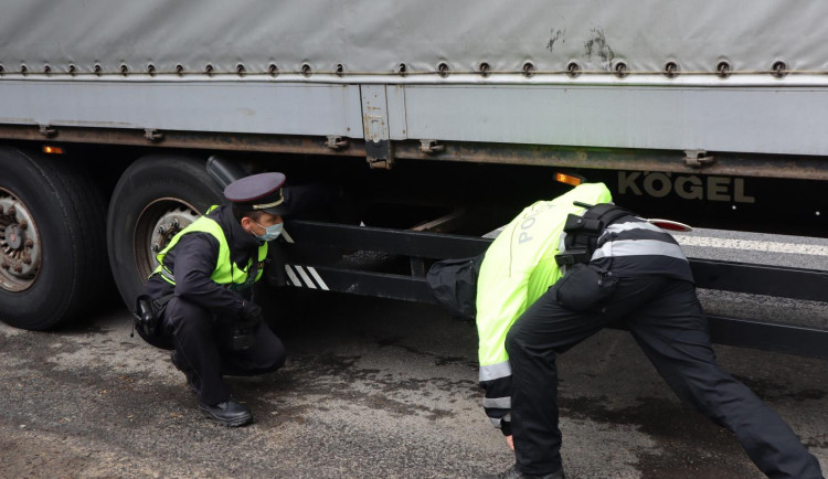 Policisté se zaměřili na kontrolu migrantů. Žádného neobjevili