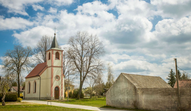 Na nové stezce ožívají staré případy vražd, přepadení, rvaček i smilstva