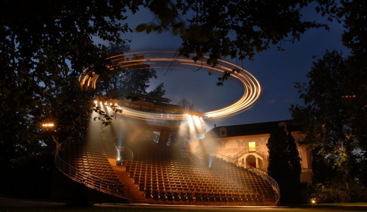 Divadelní spolek Vltavan plánuje v Týně nové otáčivé hlediště