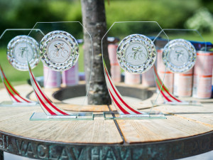 Jihočeská univerzita objela na kole za měsíc zeměkouli po rovníku.