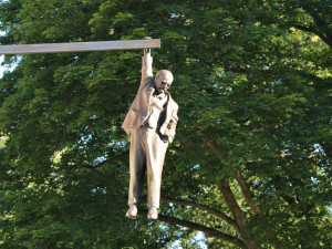 Fakáč nebo Trabant. Zámecký park v Bechyni patří sochám Davida Černého