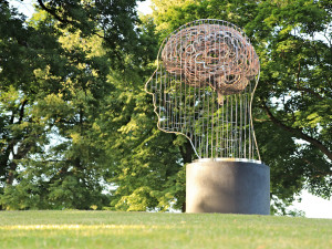 Fakáč nebo Trabant. Zámecký park v Bechyni patří sochám Davida Černého