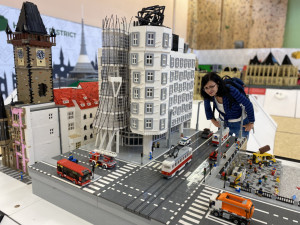 Výstava za desítky milionů láká na Lipno milovníky lega. Stavebnicový model Bradavic usiluje o zápis v knize rekordů