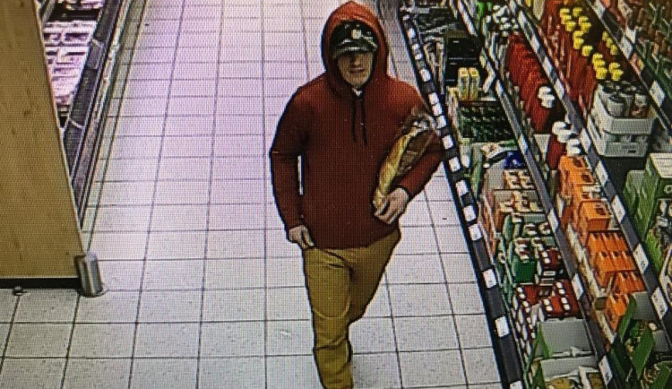 Loupil v Rakousku i Chorvatsku. Policie hledá muže, který může pocházet z Česka.