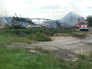 Škoda za necelý milion korun. Na Písecku shořel seník