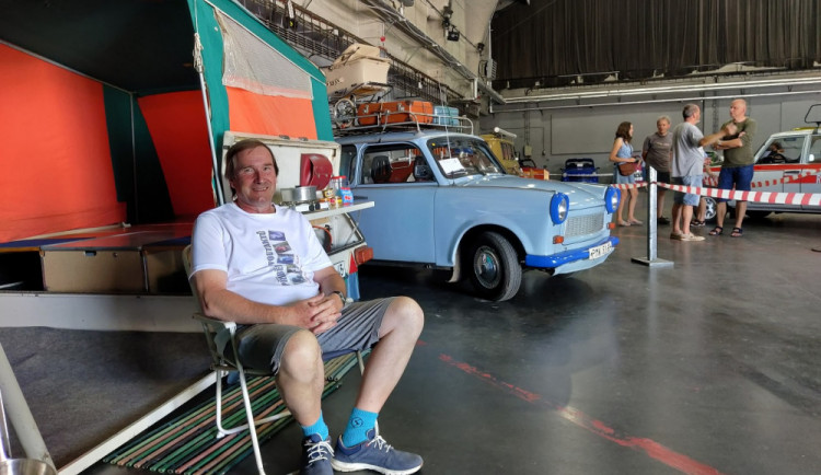 Sběratel a pořadatel akce Pavel Křovák.