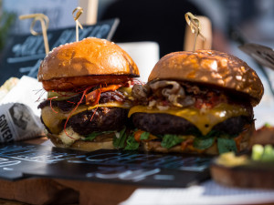 Burgery se valí do Českých Budějovic