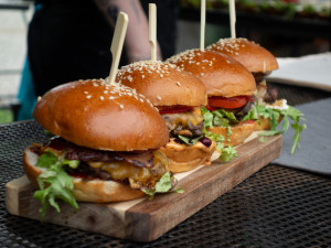 Burgery se valí do Českých Budějovic