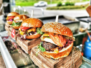 Burgery se valí do Českých Budějovic