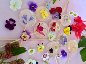 Patriotka ze Šumavy vyrábí unikátní lízátka, vypadají jako skleněné ozdoby, ale báječně chutnají