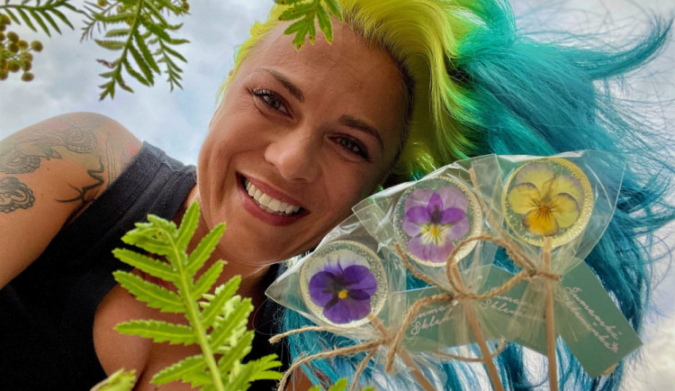 Patriotka ze Šumavy vyrábí unikátní lízátka, vypadají jako skleněné ozdoby, ale báječně chutnají