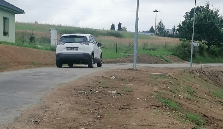 Bezpečnější cesta pro postižené: Mačkov opraví příjezdovou silnici k Domovu Petra