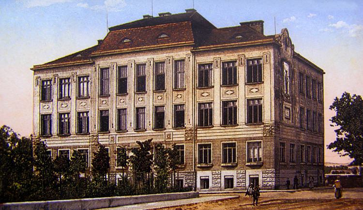 DRBNA HISTORIČKA: Obchodní škola