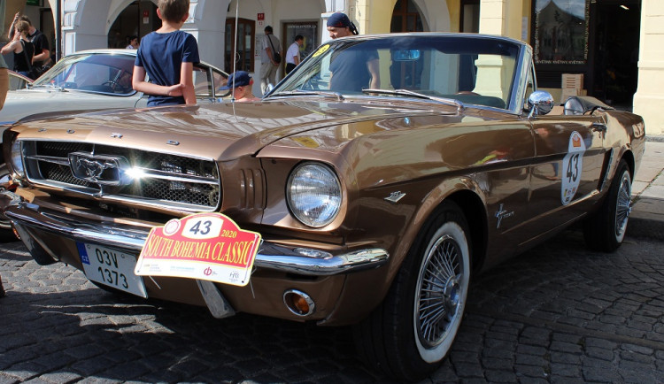 Nablýskaní veteráni obsadí budějcké náměstí