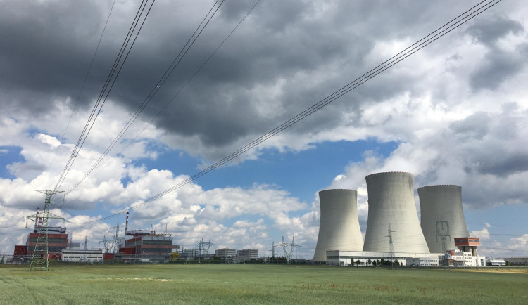 Druhý blok Temelína opět vyrábí, začátek odstávky uspíšila bouře