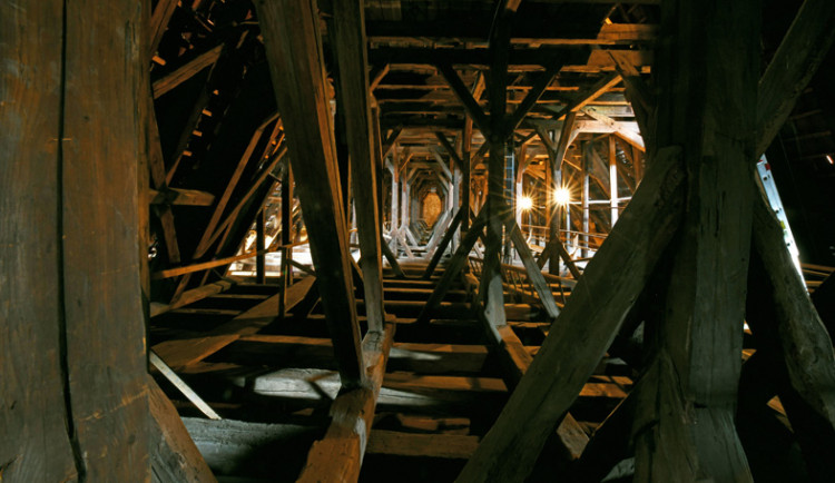 České Budějovice objektivem Milana Bindera a perem Martina Maršíka: Krov katedrály sv. Mikuláše