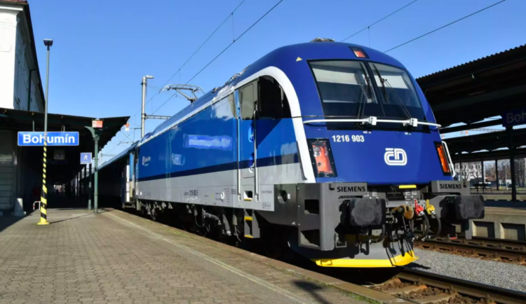 České dráhy koupily nové lokomotivy. Nasazeny budou také na trase z Prahy do Budějc