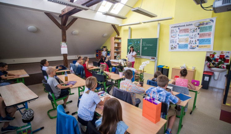 Počet žáků středních a základních škol na jihu Čech stoupá