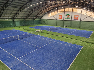 Halová sezóna na tenisových kurtech LTC TONSTAV-SERVICE Č. Budějovice se opět hlásí o slovo