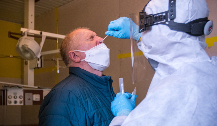 Neočkovaným se od dneška ztíží návrat do Česka z Nizozemska, Norska či Slovinska